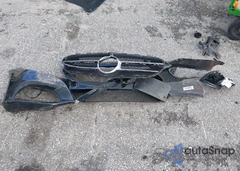 2017 Mercedes-Benz C 300 Luxury/Sport из США, поврежденный, VIN 55SWF4JB1HU225412